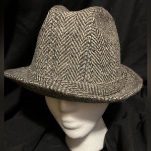 Men’s hat. Vintage herringbone tweed fedora.